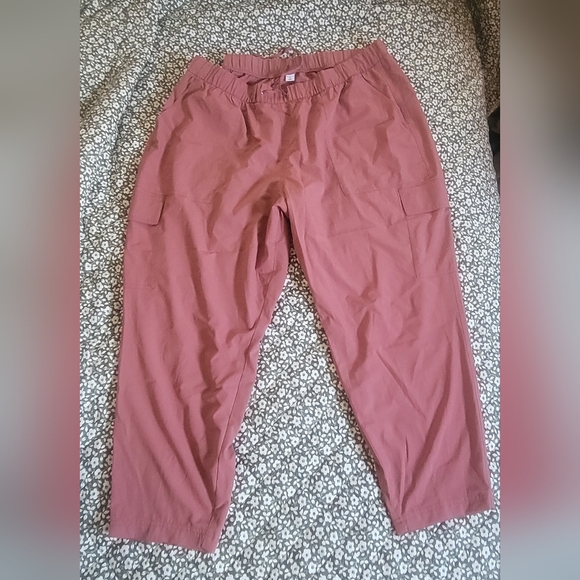 Old Navy Active Stretchtech black and pink athletic cargo pants size XXL 2 pair - Picture 4 of 4